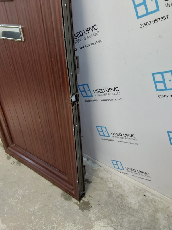 Used Woodgrain Upvc Front Door 945mm x 2020mm 0130 - Image 8