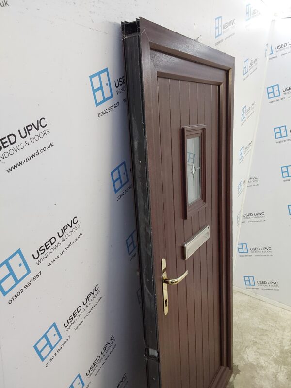 Used Woodgrain Upvc Front Door 945mm x 2020mm 0130 - Image 9