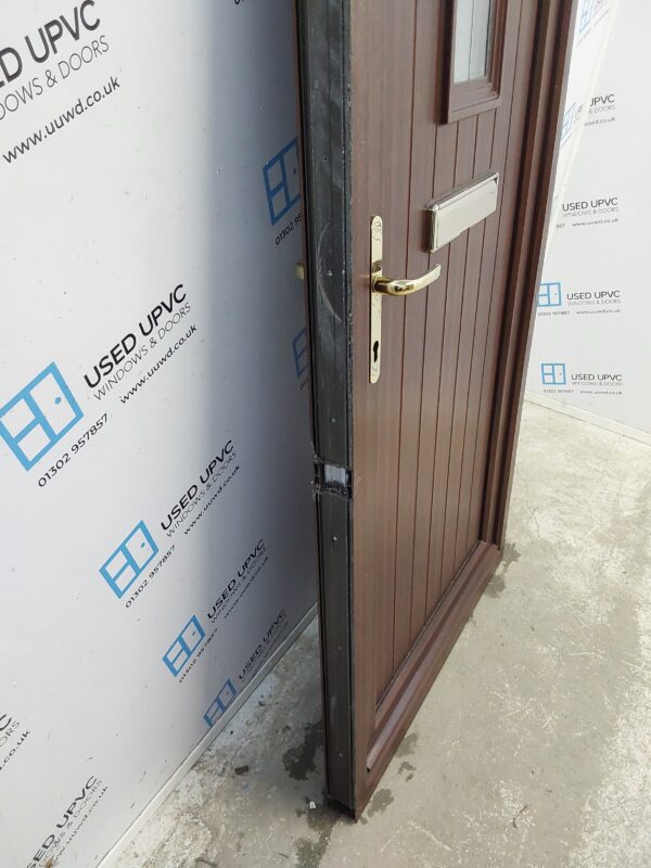 Used Woodgrain Upvc Front Door 945mm x 2020mm 0130 - Image 10