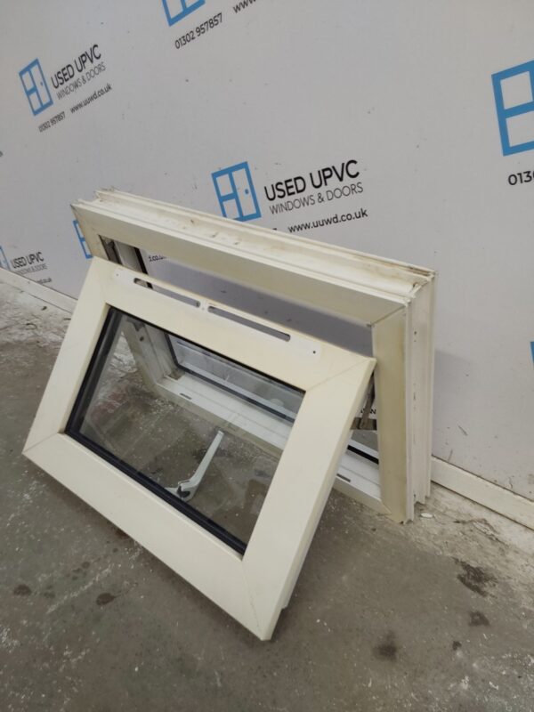 Used White Upvc Window 600mm x 415mm W0224 - Image 3