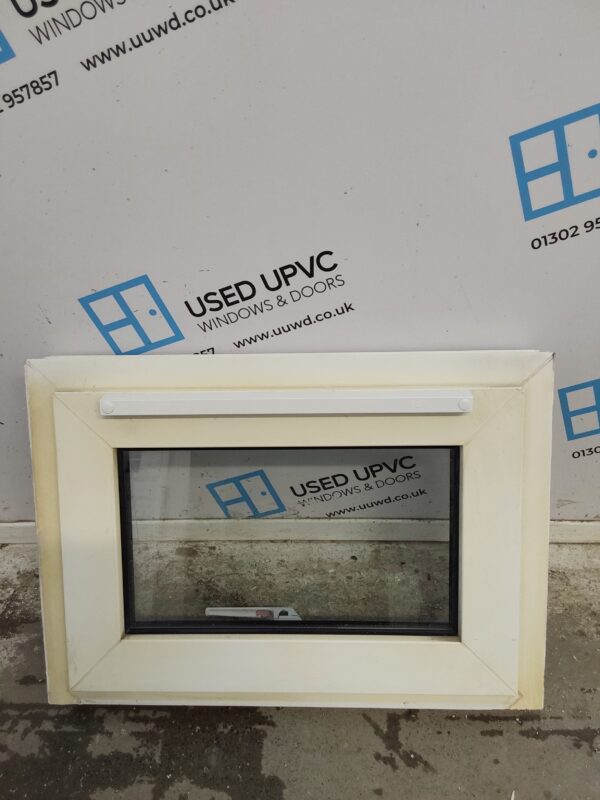 Used White Upvc Window 590mm x 415mm W0239