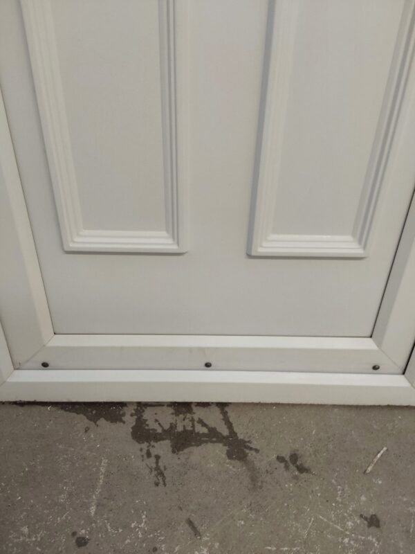 Used White Upvc Front Door And Side Panel 1260mm x 2040mm DS009 - Image 7