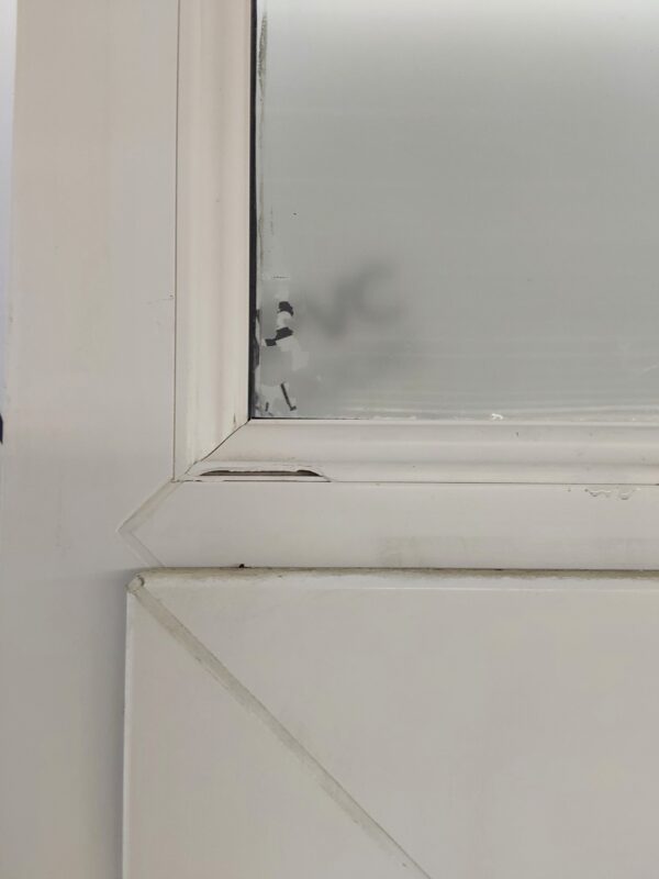 Used White Upvc Front Door And Toplight 905mm x 2400mm 0037 - Image 8