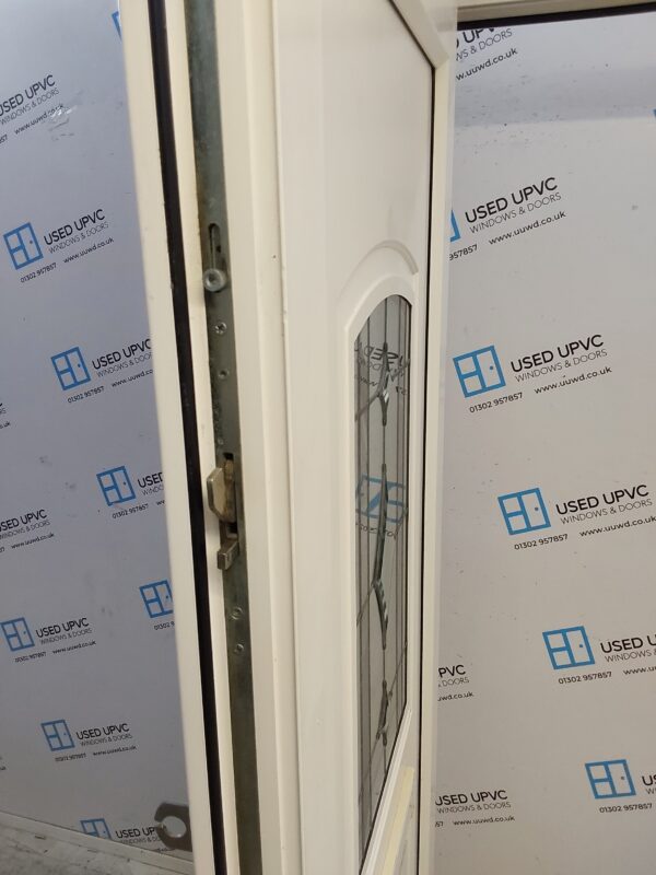 Used White Upvc Front Door And Toplight 905mm x 2400mm 0037 - Image 4