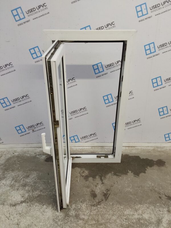 Used White Upvc Tilt And Turn Window 645mm x 1205mm C3070 - Image 5