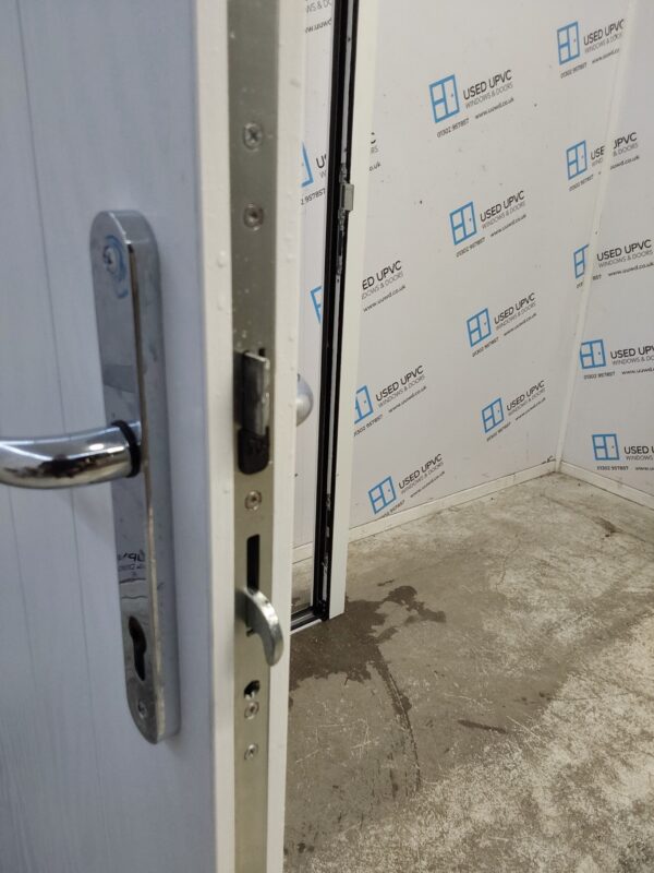 Ex-display White Composite Door 990mm x 2070mm ND71 - Image 5