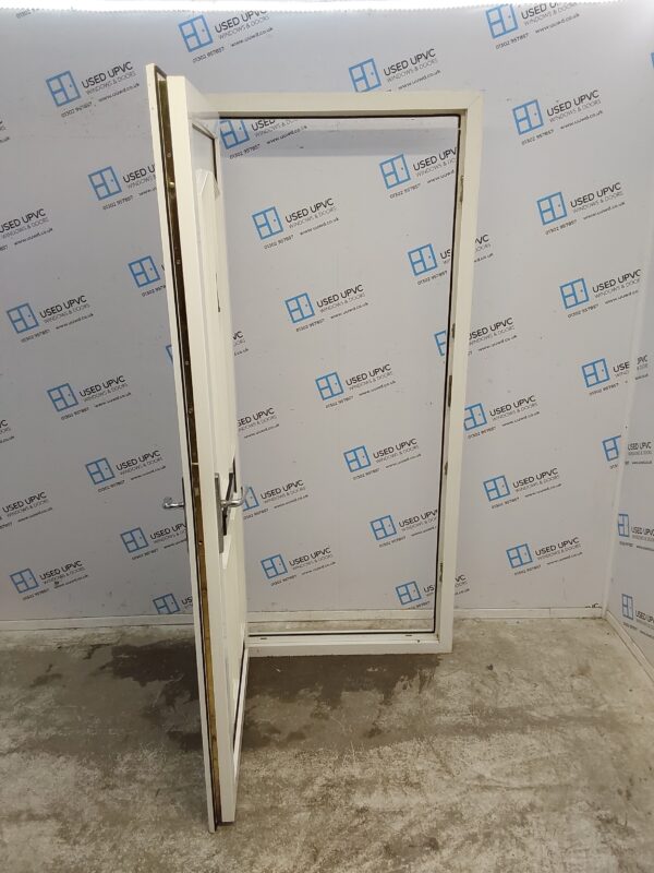 Used White Upvc Front Door 900mm x 2045mm 0436 - Image 3