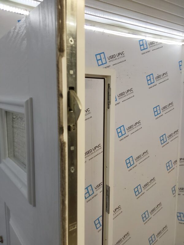 Used White Composite Front Door 895mm x 2030mm 0540 - Image 7