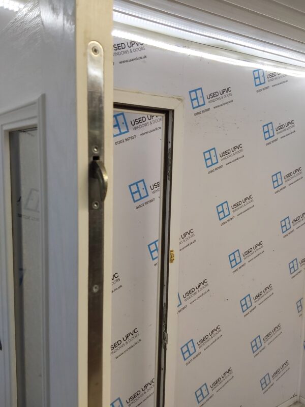 Used White Composite Front Door 900mm x 2085mm 0097 - Image 5