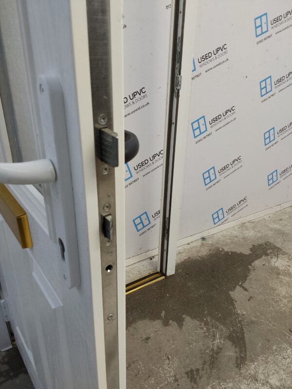 Used White Composite Front Door 900mm x 2085mm 0097 - Image 6
