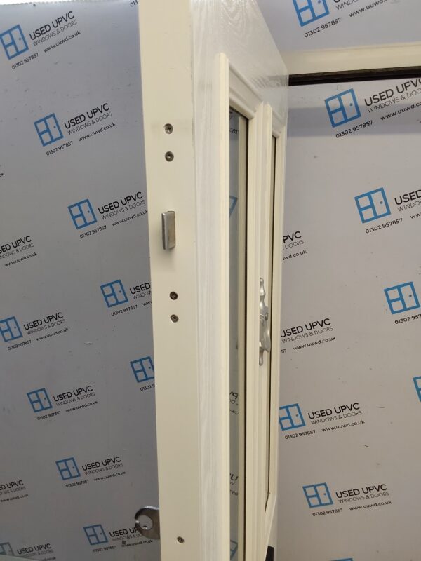 Used White Composite Front Door 900mm x 2050mm C7D062 - Image 4
