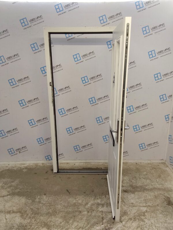 Used White Composite Front Door 910mm x 1995mm 0790 - Image 3