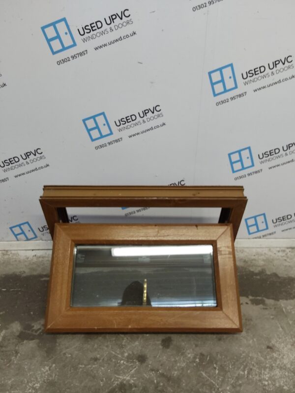 Used Oak Upvc Window 710mm x 415mm W0435 - Image 2