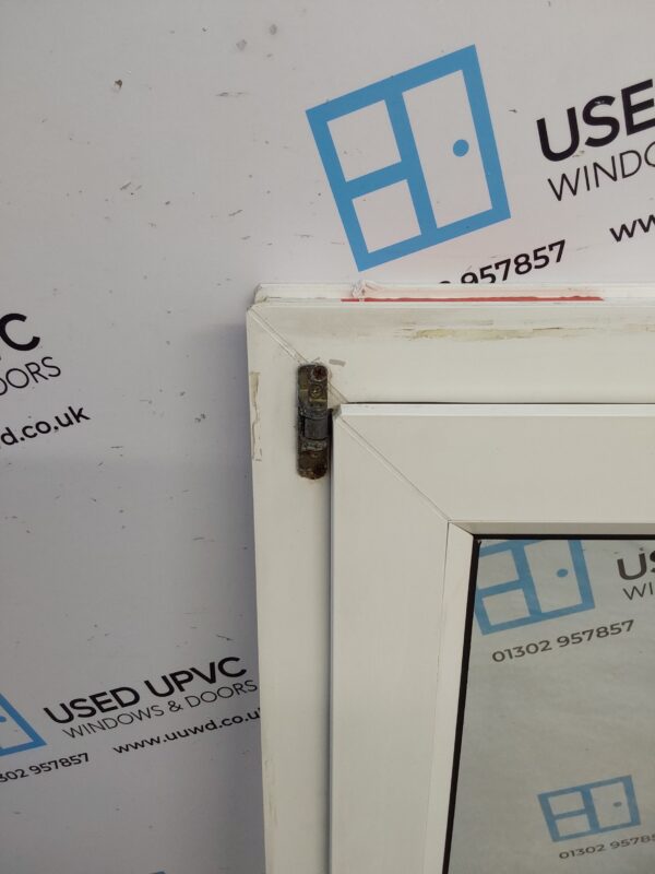 Used White Upvc Tilt And Turn Window 585mm x 1140mm C3105 - Image 5