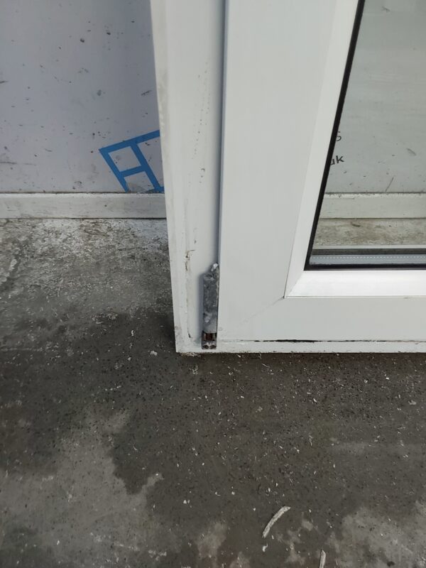 Used White Upvc Tilt And Turn Window 585mm x 1140mm C3105 - Image 6