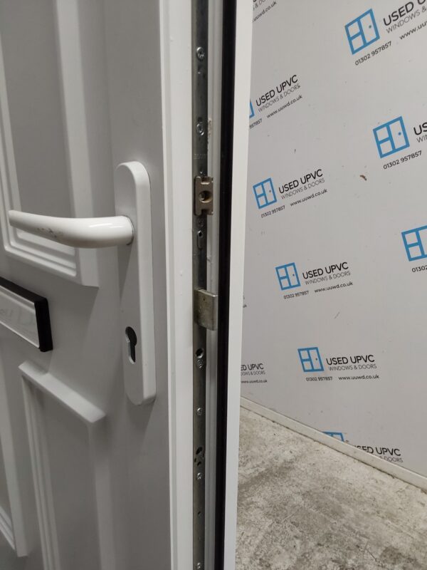 Used White Upvc Front Door 920mm x 2050mm 0424 - Image 5