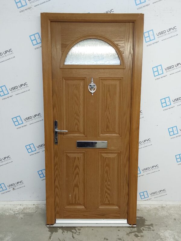 Used Oak Composite Front Door 905mm x 2025mm 0369