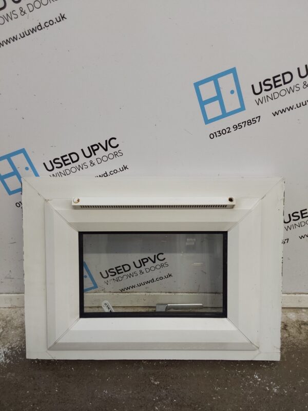 Used White Upvc Window 585mm x 420mm W0223