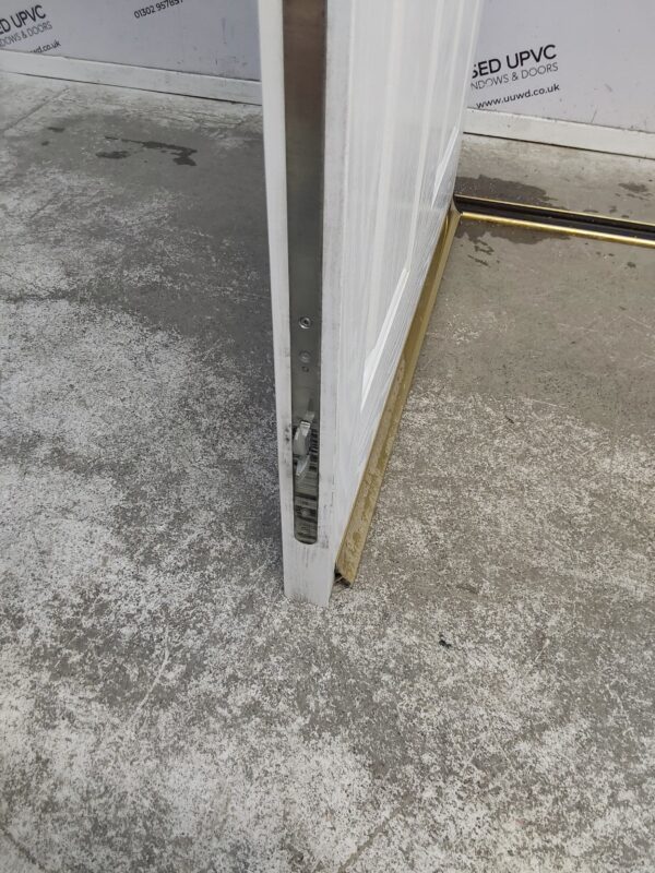 Used White Composite Front Door 890mm x 2050mm 0101 - Image 6