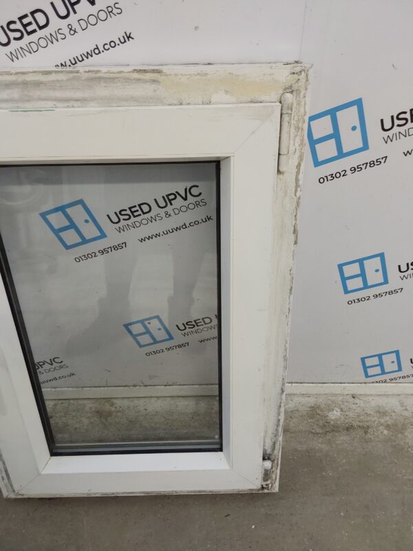 Used White Upvc Tilt And Turn Window 620mm x 880mm W0445 - Image 6