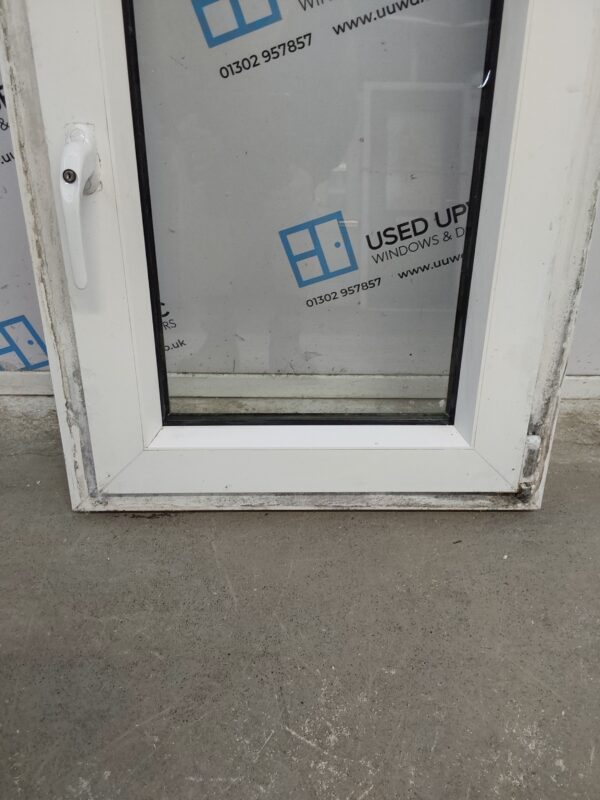 Used White Upvc Tilt And Turn Window 620mm x 880mm W0445 - Image 7