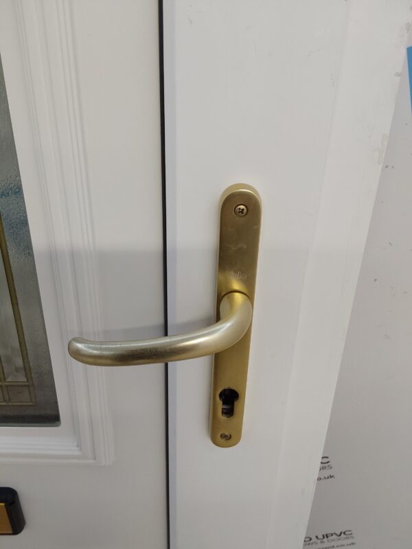 Used Woodgrain Upvc Front Door 900mm x 2080mm 0562 - Image 8