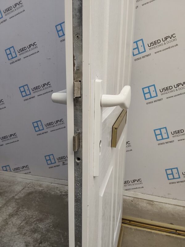 Used White Composite Front Door 925mm x 2025mm 0690 - Image 5