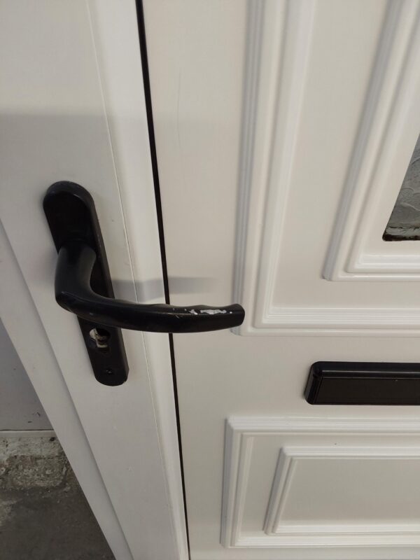 Used White Upvc Front Door 900mm x 2090mm 0636 - Image 8