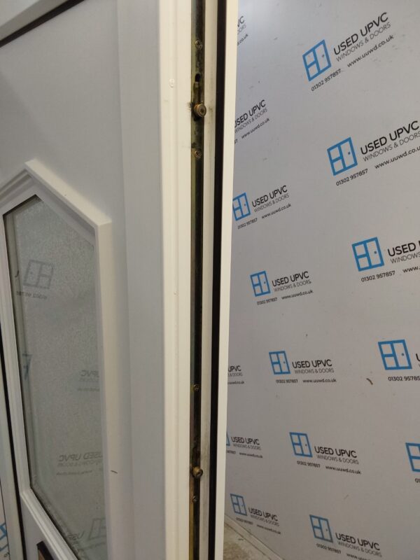 Used White Upvc Front Door 900mm x 2070mm C6059 - Image 4