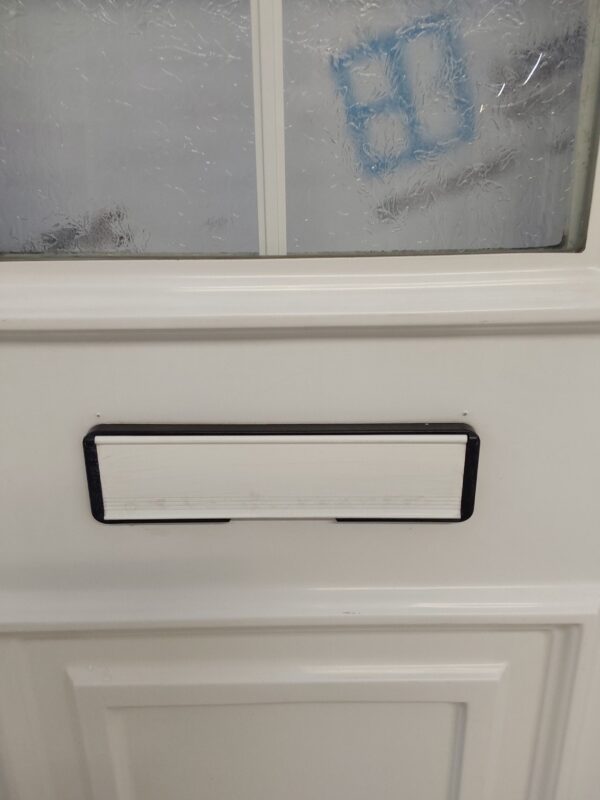 Used White Upvc Front Door 870mm x 2020mm C7D004 - Image 12