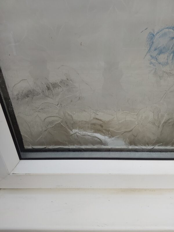 Used White Upvc Window 640mm x 760mm C3131 - Image 6