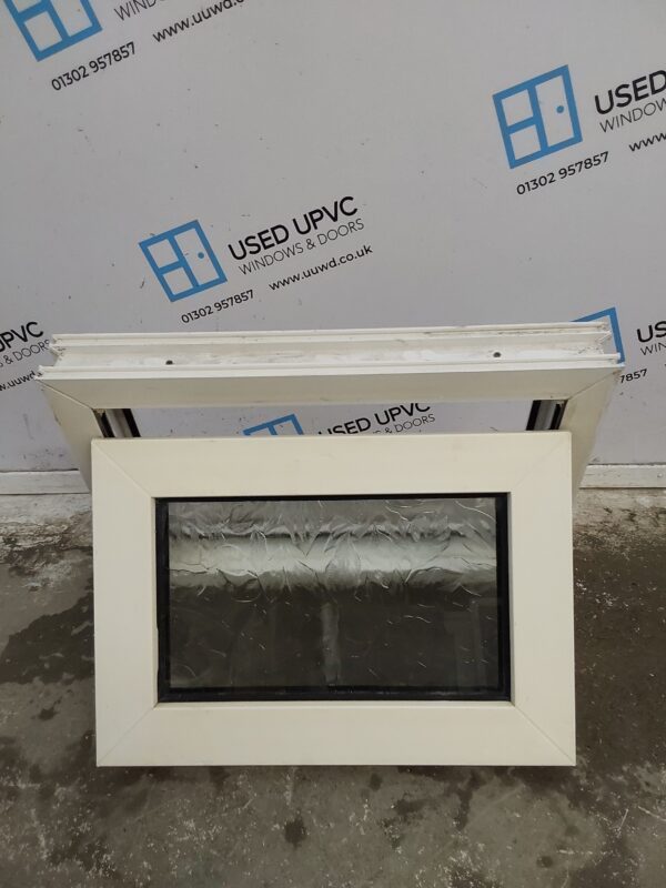 Used White Upvc Window 590mm x 420mm W0381 - Image 3