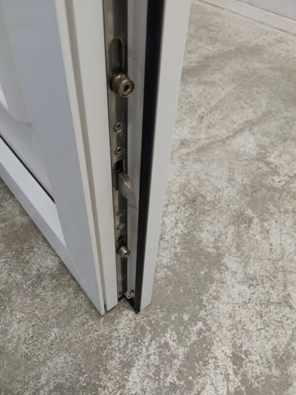 Used White Upvc Front Door 925mm x 2020mm 0830 - Image 8