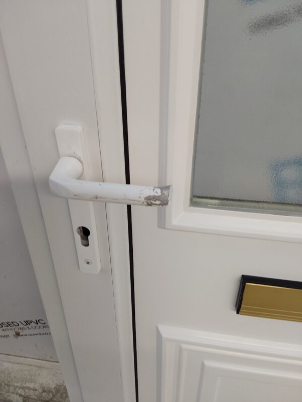 Used White Upvc Front Door 855mm x 2035mm 0591 - Image 4