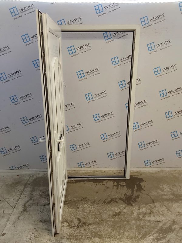 Used White Upvc Front Door 1000mm x 2060mm C7D030 - Image 3