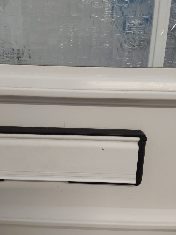 Used White Upvc Front Door 940mm x 2070mm C7D059 - Image 5