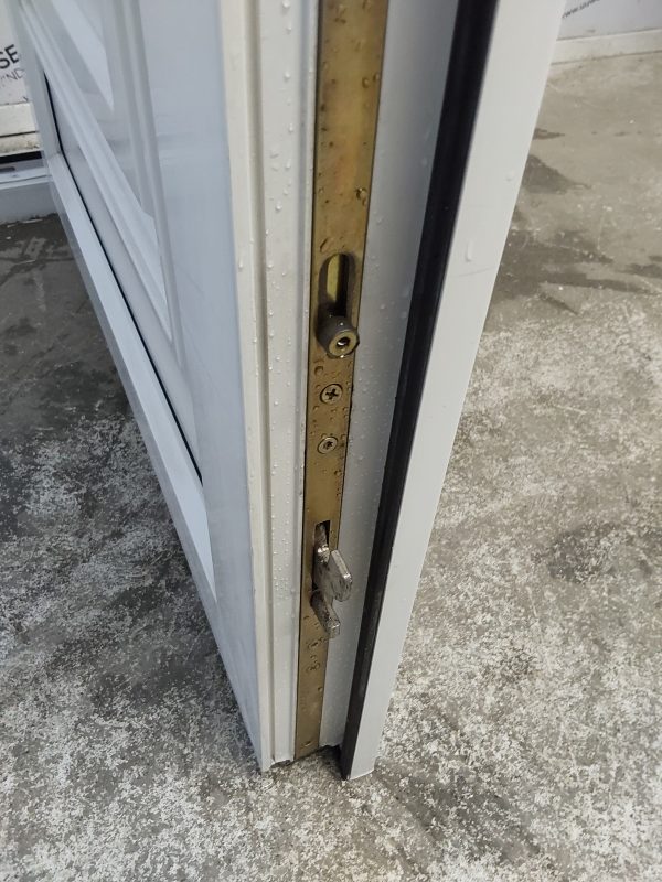 Used White Upvc Front Door 910mm x 2070mm C7D068 - Image 6