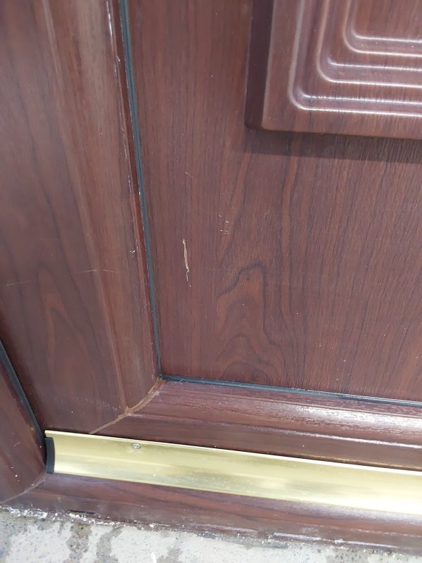 Used Rosewood Upvc Front Door 910mm x 2140mm 0740 - Image 5