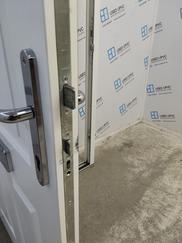 Used Black Composite Front Door 900mm x 2040mm 0115 - Image 7