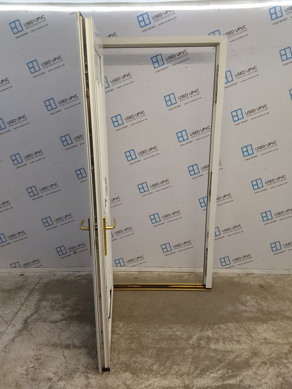 Used White Upvc Front Door 970mm x 2090mm 0030 - Image 3