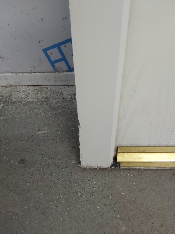Used White Composite Front Door 910mm x 2000mm C7D028 - Image 10