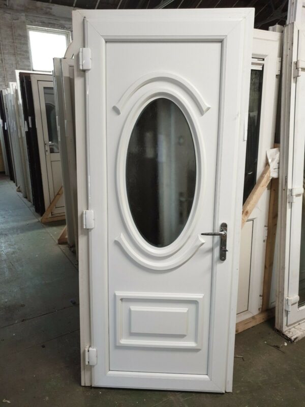 Used Woodgrain Upvc Back Door 890mm X 2060mm (REDUCE TO 870mm )(0373) - Image 3