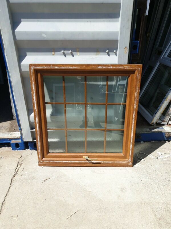 Upvc Window Light Oak 1040 X 1080 (C2W30)