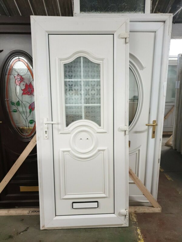 Upvc Front Door 905mm X 2070mm - Image 3